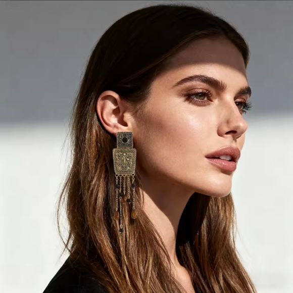Zara Jewelry - Vintage Gold Dangle Earrings